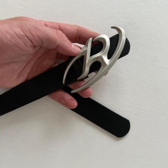 Y2K Silver and Black Leather Belt with Bold Design - Picture 2 of 7